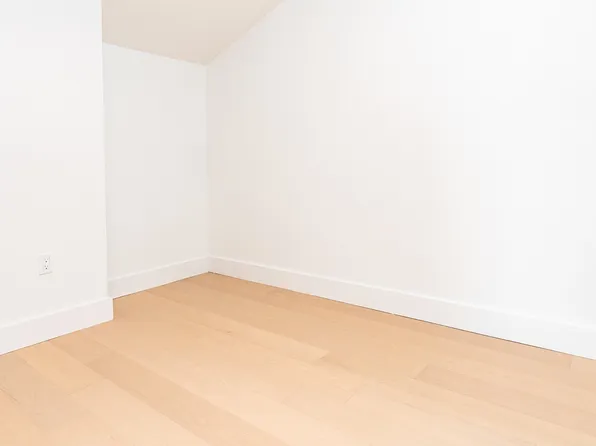 107 South 6th Street image 11 of 24