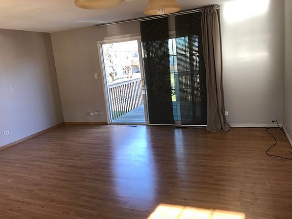 4th image of 1675 S Green Meadows Blvd