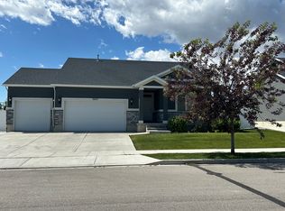 3677 W Creek Meadow Rd, Riverton, UT 84065