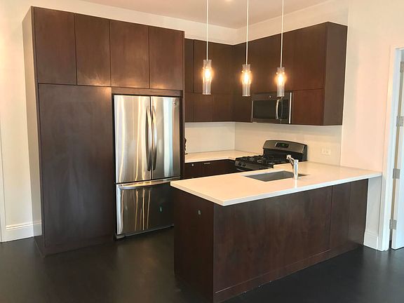 3rd image of 31 Union Sq W APT 4D
