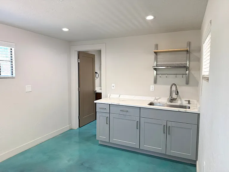 426 S Stratford Dr — Photo 30
