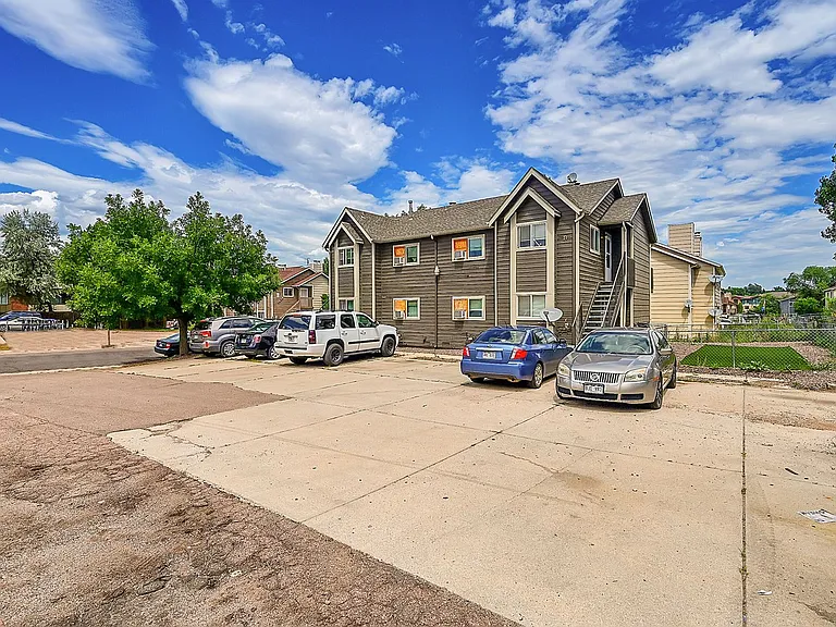 1051 Mazatlan Cir #D — Photo 30