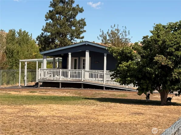 1934 Tucannon Road, Pomeroy, WA 99362