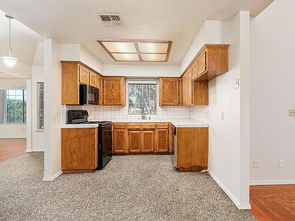 3rd image of 2653 Ocean Front Walk