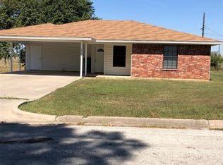 2302 Jodi Ln, Gainesville, TX 76240