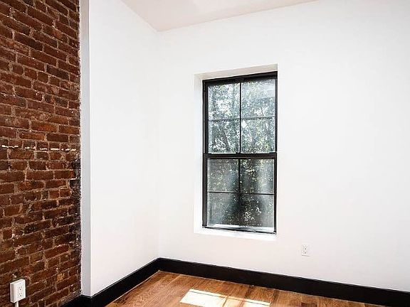 4th image of 760 Putnam Ave #2A