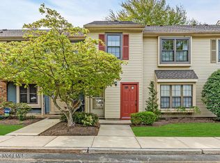 4 Amherst Ct, Aberdeen, NJ 07747