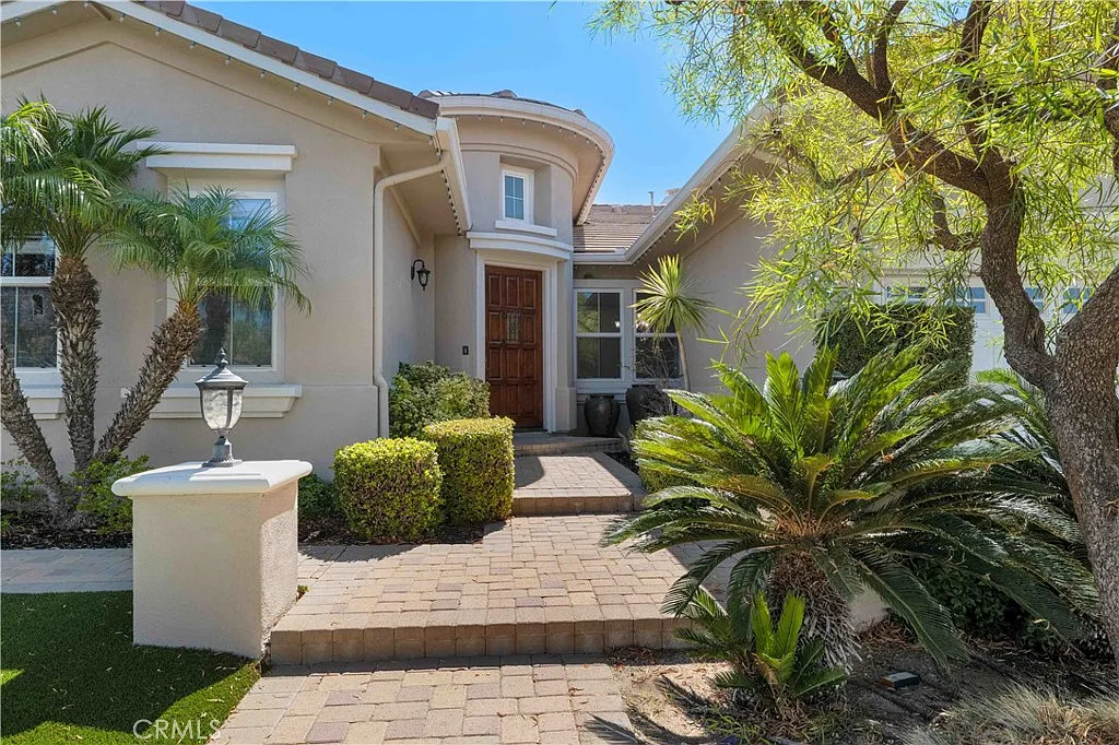 4 bed, 4.5 bath, 3303 sqft, $8,550 — Photo 2