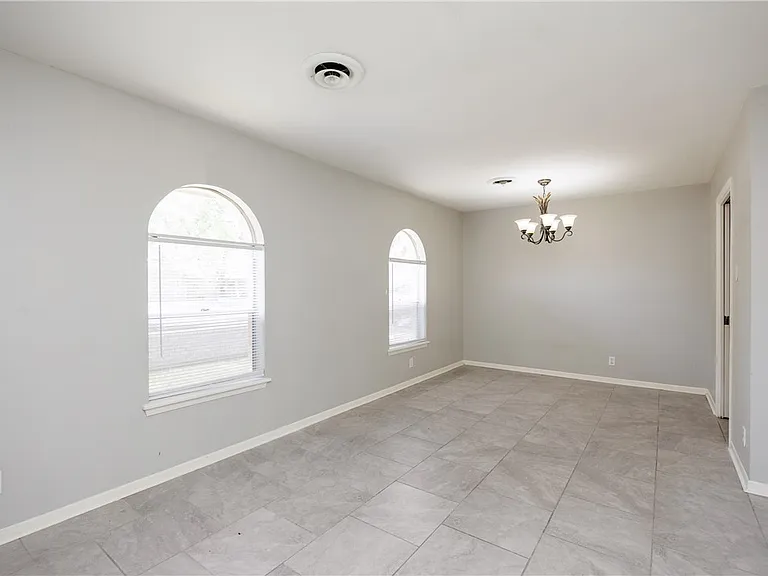 207 Blanco Dr — Photo 7