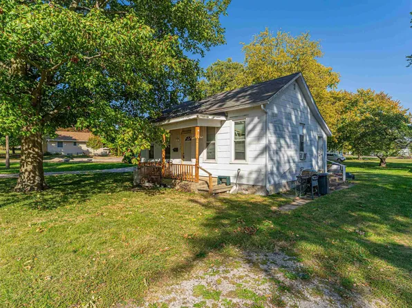 415 S Lafayette St, Mount Pulaski, IL 62548