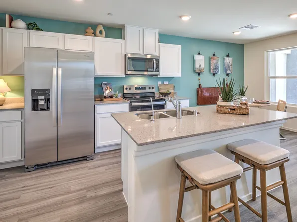 6116 Hibiscus Garden St, North Las Vegas, NV 89081