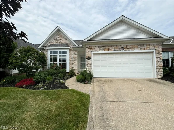 21 High Point Ln, Willoughby, OH 44094
