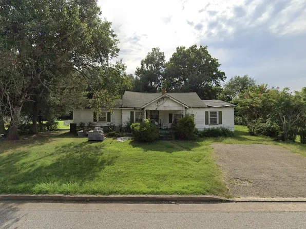587 Trenton Hwy, Humboldt, TN 38343
