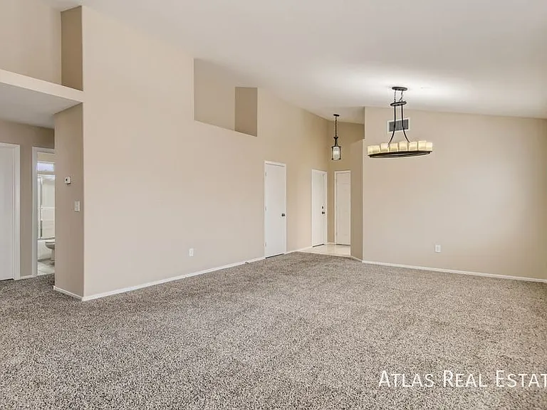 4405 Sandhorse Ct — Photo 5