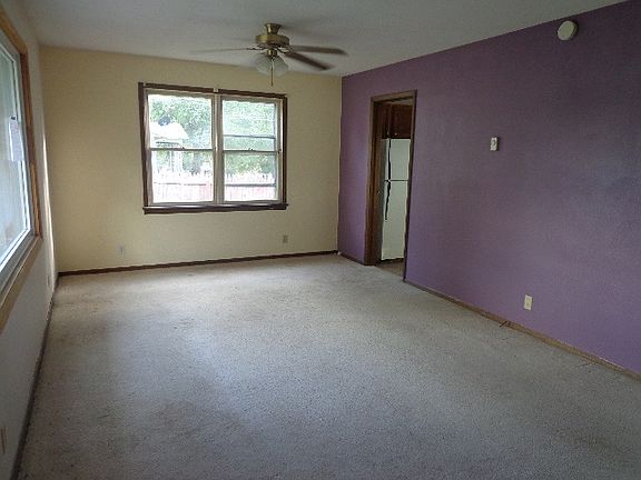 3rd image of 901 Eunice Ave