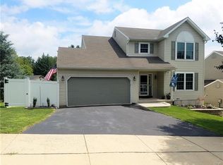5046 Foxdale Dr, Whitehall, PA 18052