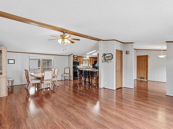4th image of 20 Rock Lake Ct W