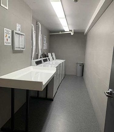 4th image of 2100 Linwood Ave APT 4S