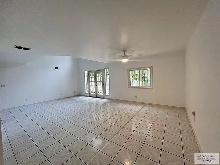 150 Country Club Rd #A-2 — Photo 5