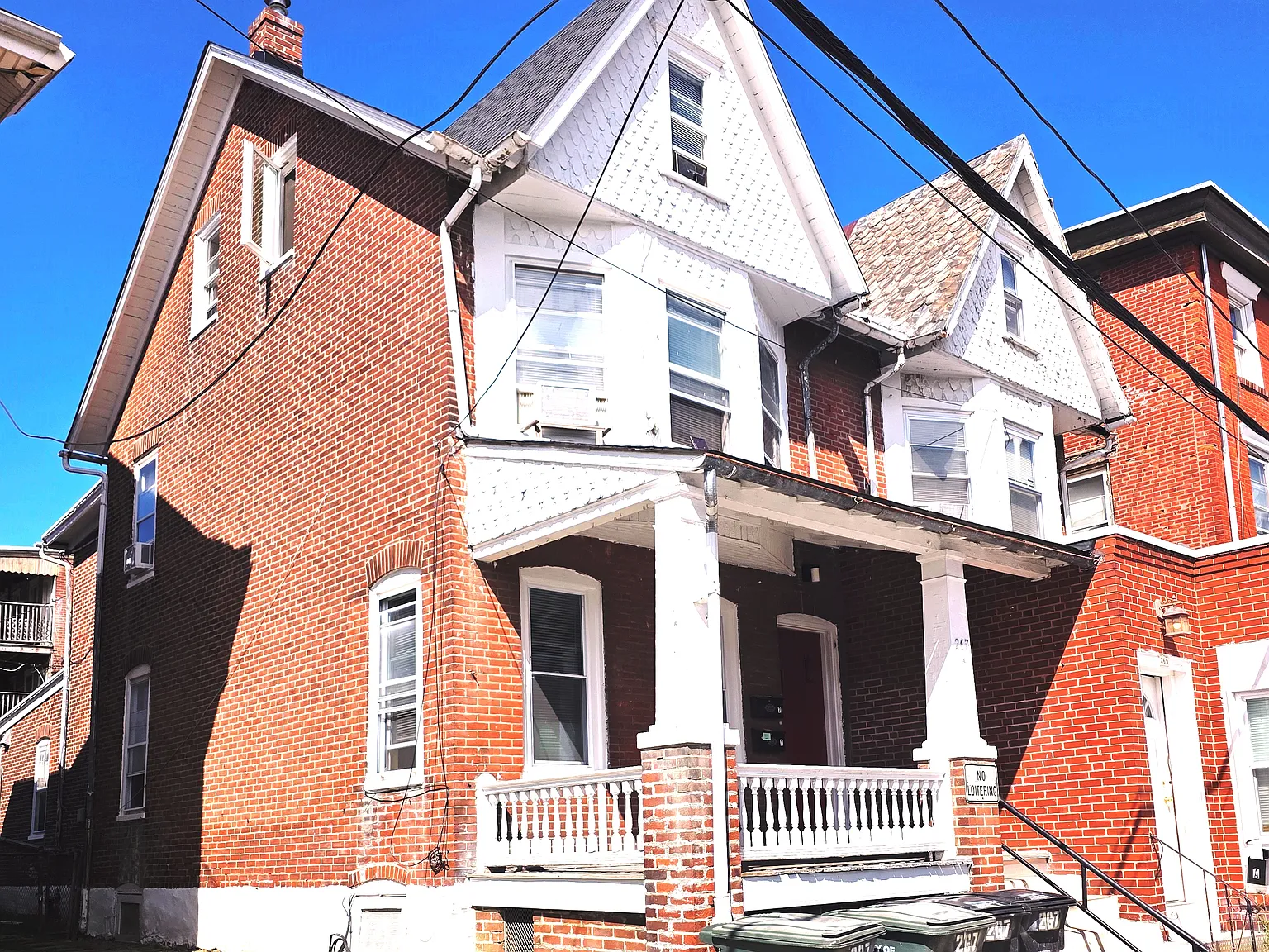2 bed, $1,300 — Photo 1