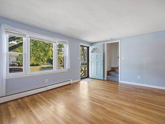 5th image of 26 Sunset Rd