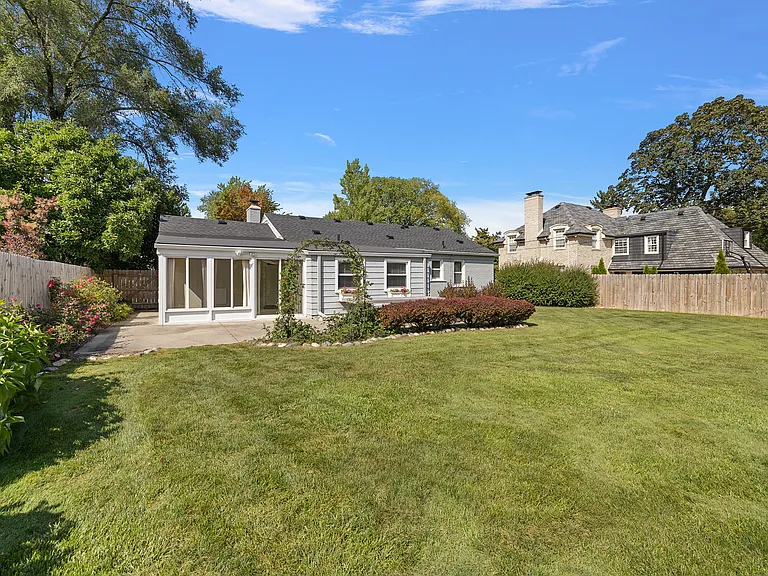 2546 Dorchester Rd — Photo 36