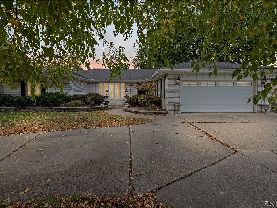 1st image of 38219 Santa Anna St