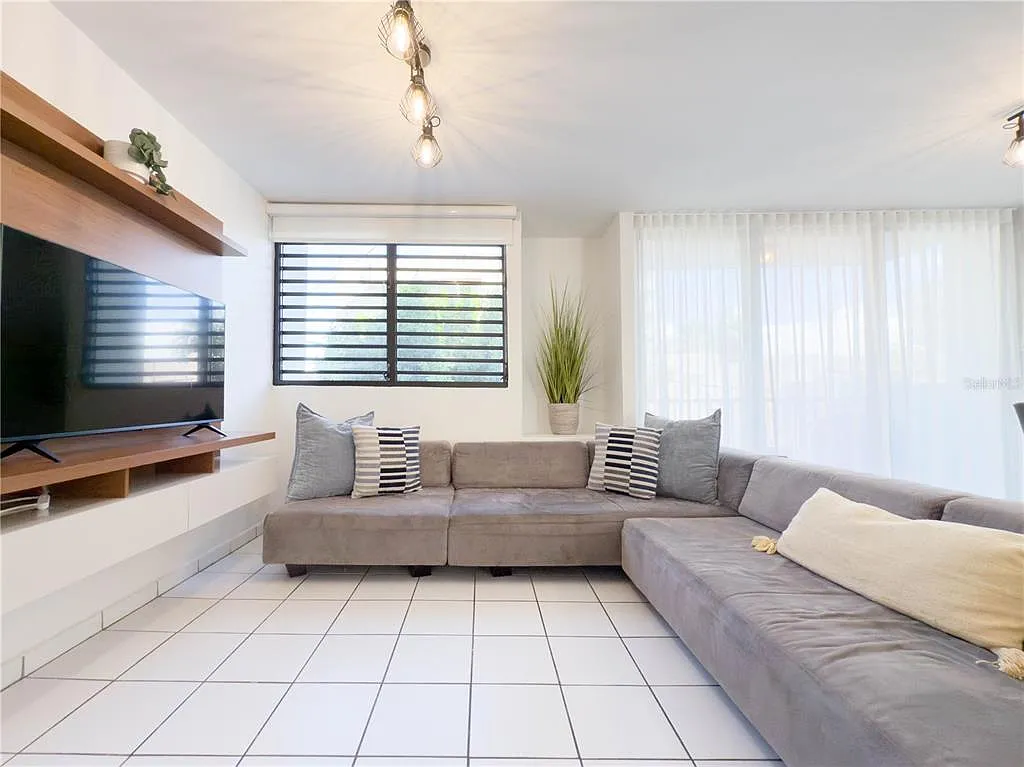 3 bed, 2.0 bath, 1150 sqft, $2,875 — Photo 4