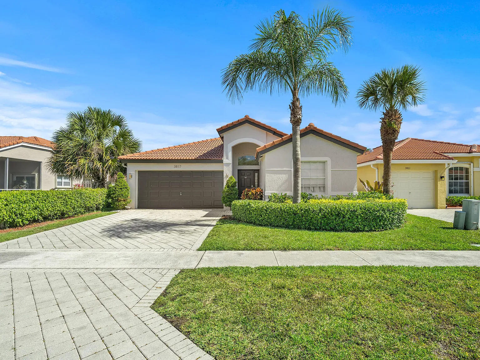 3 bed, 2.0 bath, 1922 sqft, $7,500 — Photo 2