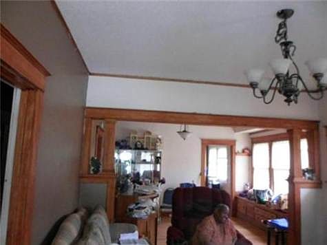 5th image of 3009 Monroe Ave