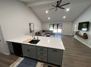 3 Garrison Ln, Bella Vista, AR 72714