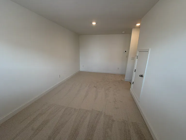 109 Prospect Ave — Photo 33