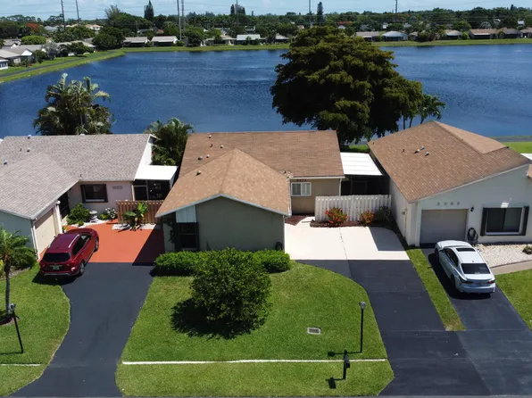 5373 Mirror Lakes Boulevard, Boynton Beach, FL 33472