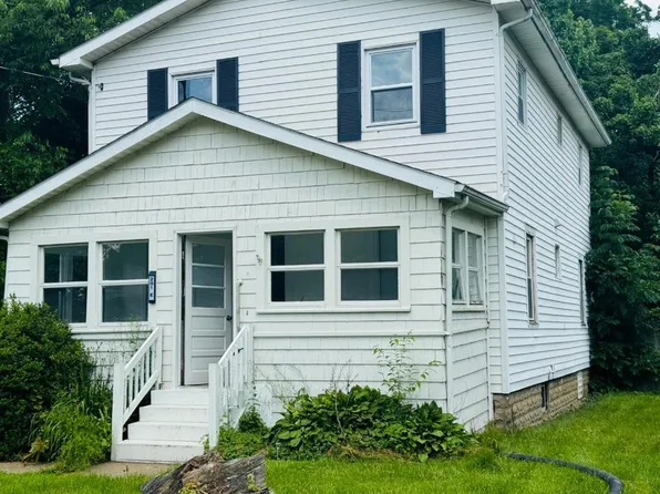 201 Eastland Rd, Vestal, NY 13850