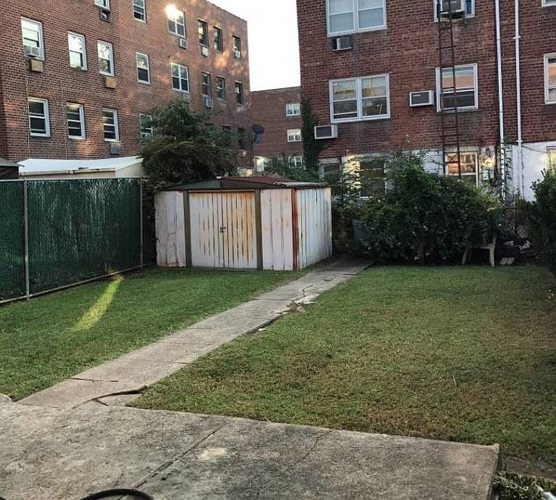 2nd image of 662 E 85th St