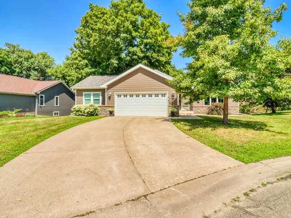 1047 Highwood Cir, Detroit Lakes, MN 56501