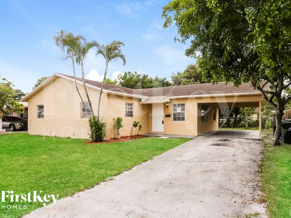 2740 SW 7th St, Fort Lauderdale, FL 33312