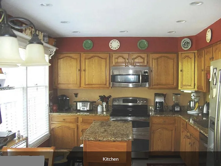 7727 Rockledge Ct — Photo 2