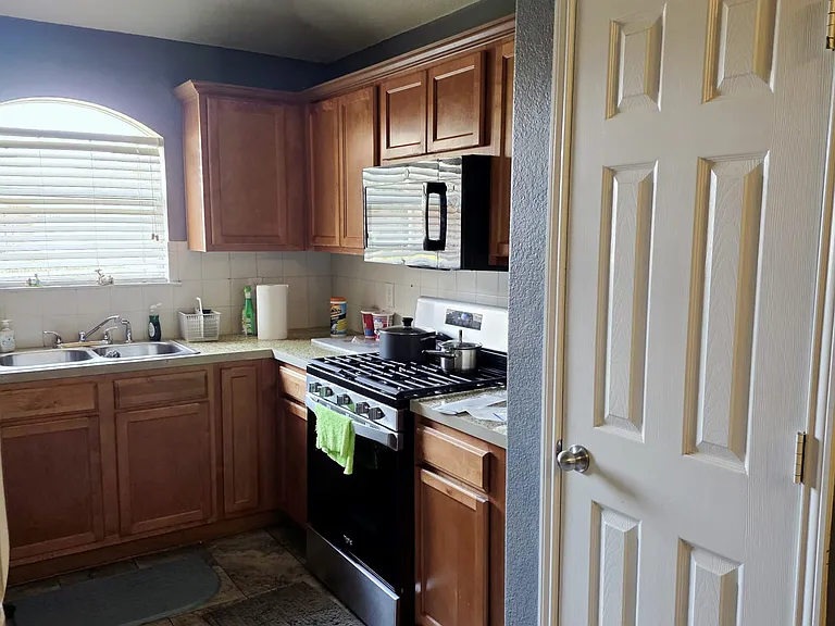1005 Salt Creek Trl — Photo 10