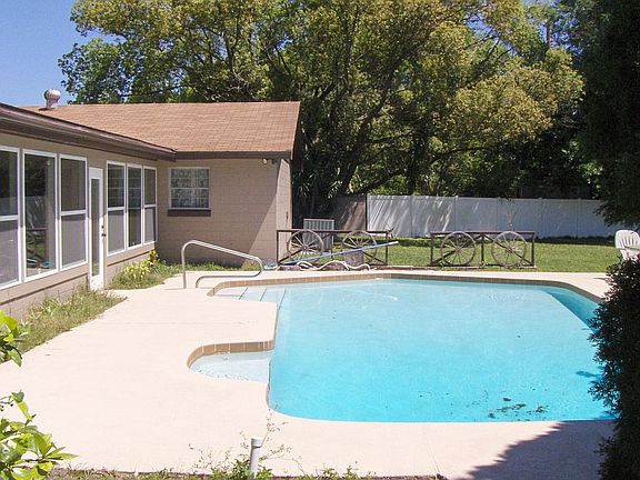 2nd image of 5036 Doretta Ct