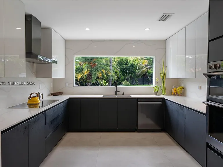 8535 SW 100th Ave — Photo 14