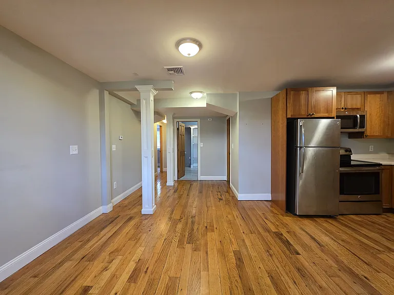 28 E Grand Ave #B — Photo 5