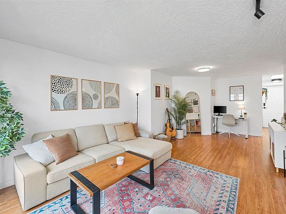 4th image of 520 Dunedin St #409