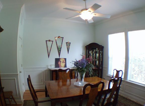 3rd image of 2831 Iroquois Ave