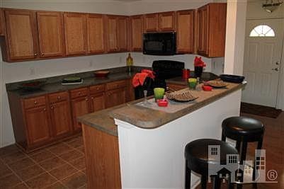 3rd image of 1033 Bridgeport Way #32R
