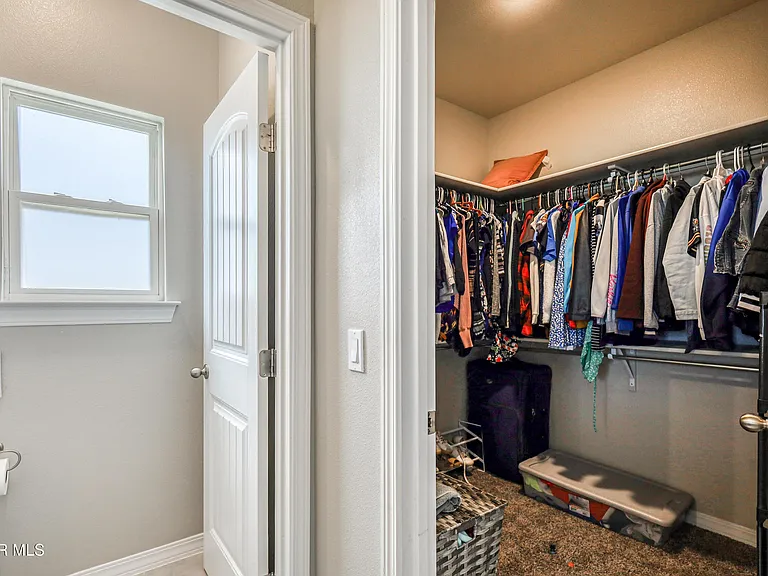2375 Enchanted Peaks Ln — Photo 41