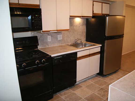 5th image of 7527 Spring Lake Dr APT B2
