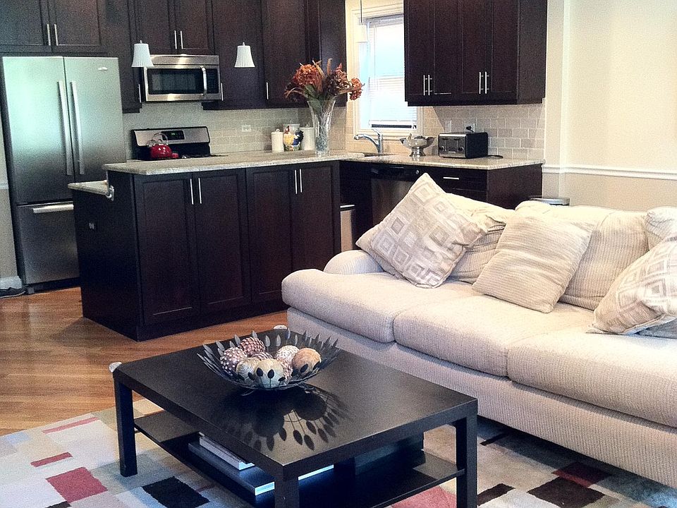 1st image of 3229 N Kenmore Ave #3C