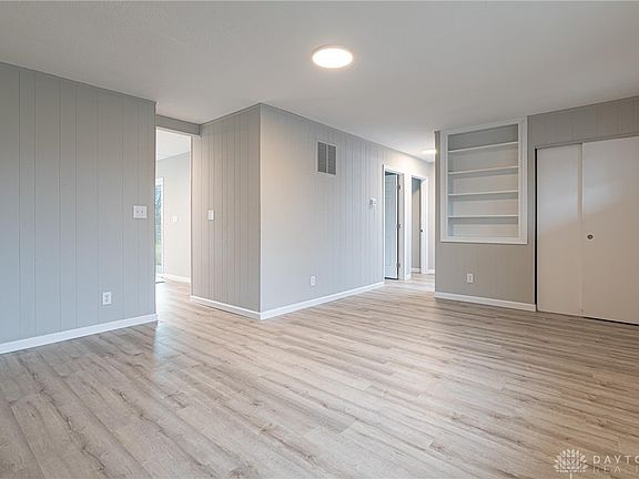 3rd image of 2207 Whitney Pl