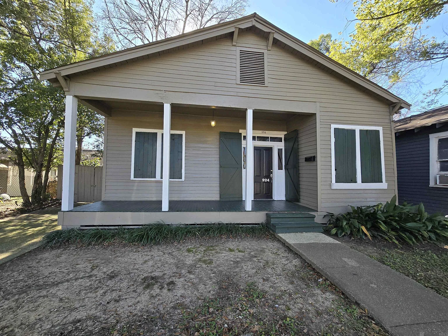 2 bed, 1100 sqft, $1,400 — Photo 1